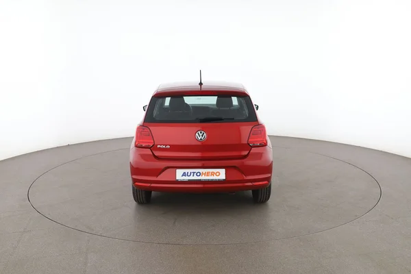 Volkswagen Polo (2015) — foto 11 van 16