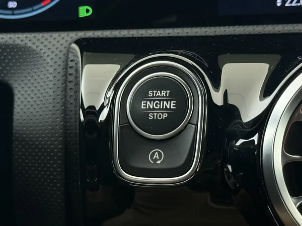 MERCEDES CLA 180 (2022) — foto 15 van 29
