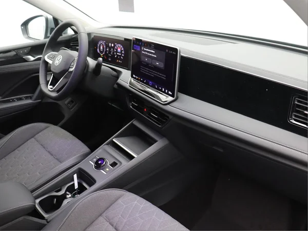 VOLKSWAGEN Tiguan (2026) — foto 14 van 15