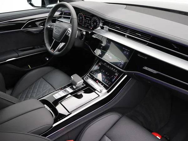 AUDI A8 PHEV (2025) — foto 21 van 27