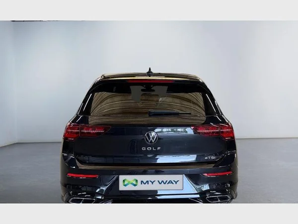 Volkswagen Golf VIII (2021) — foto 25 van 28