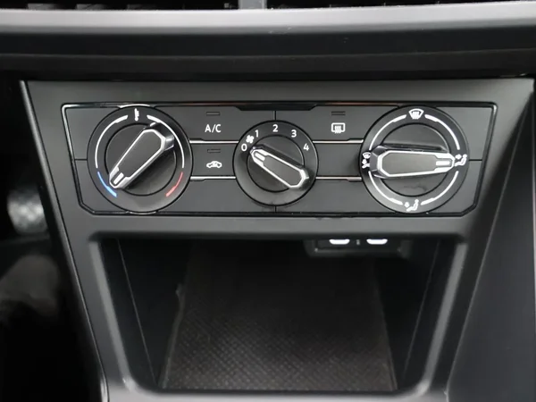 Volkswagen Polo (2023) — foto 13 van 28