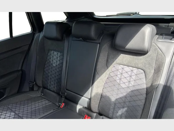 VOLKSWAGEN GOLF (2026) — foto 2 van 23