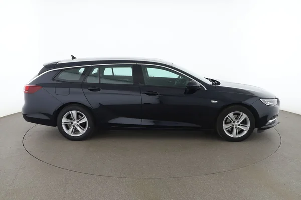 Opel Insignia Sports Tourer (2019) — foto 13 van 16