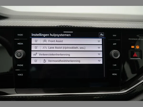 VOLKSWAGEN Polo (2023) — foto 18 van 25