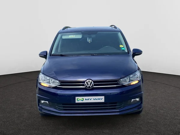 VOLKSWAGEN Touran (2022) — foto 18 van 19