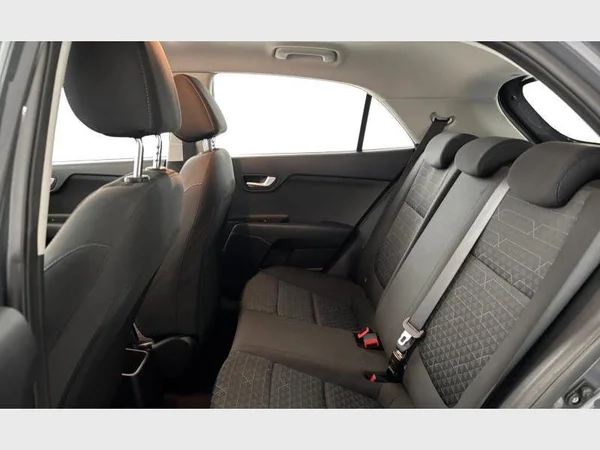 Kia RIO (2022) — foto 3 van 25
