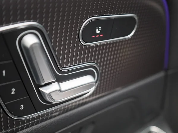 Mercedes-Benz GLA (2022) — foto 25 van 48