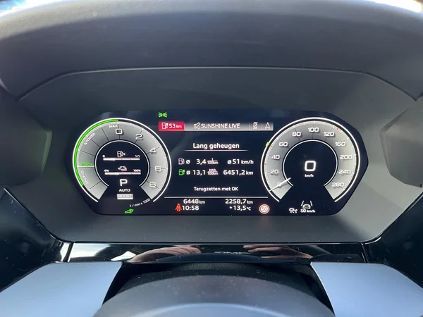 AUDI A3 Allstreet PHEV (2025) — foto 7 van 24