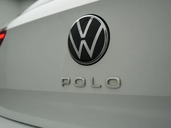 VOLKSWAGEN Polo (2022) — foto 28 van 36