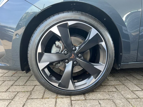 CUPRA Leon (2023) — foto 17 van 24