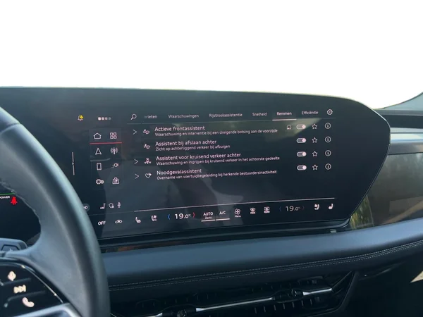 AUDI A6 Avant e-tron (2025) — foto 9 van 20