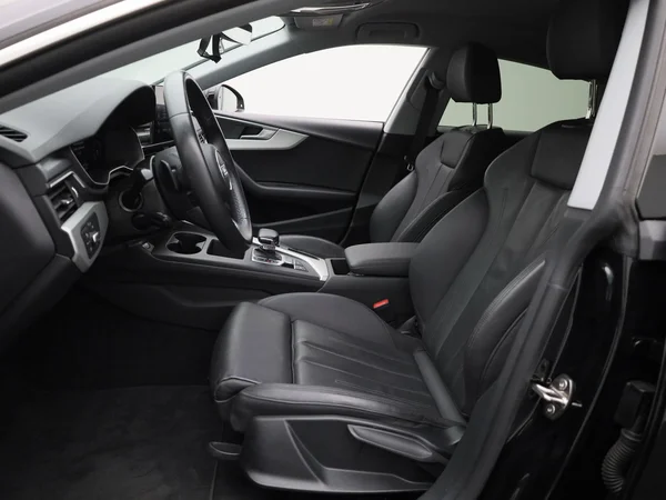 Audi A5 (2022) — foto 3 van 48