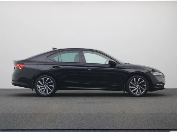 SKODA Octavia (2022) — foto 23 van 25
