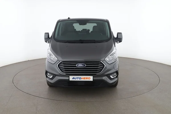 Ford Tourneo Custom (2020) — foto 13 van 15
