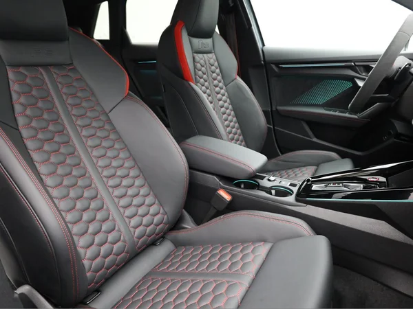 AUDI RS3 Sportback (2025) — foto 21 van 26