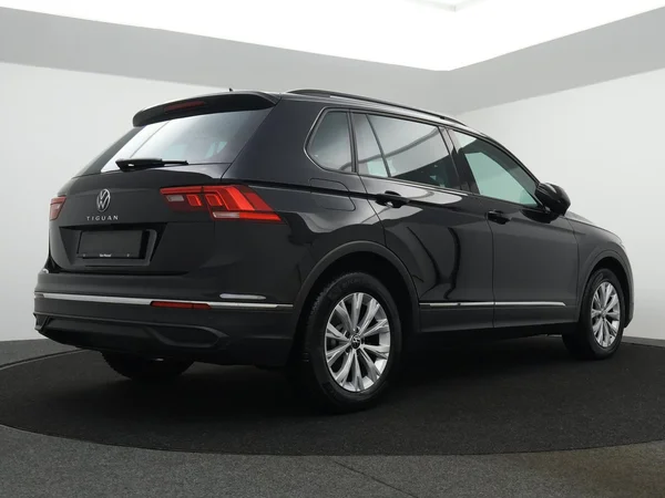 VOLKSWAGEN Tiguan (2022) — foto 5 van 25