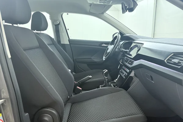 Volkswagen T-Cross (2021) — foto 17 van 19