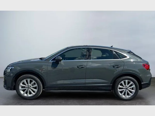 Audi Q3 Sportback (2022) — foto 27 van 29
