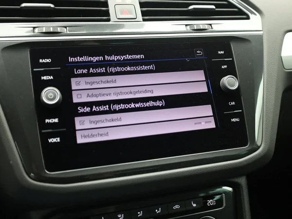 VOLKSWAGEN Tiguan (2020) — foto 11 van 25
