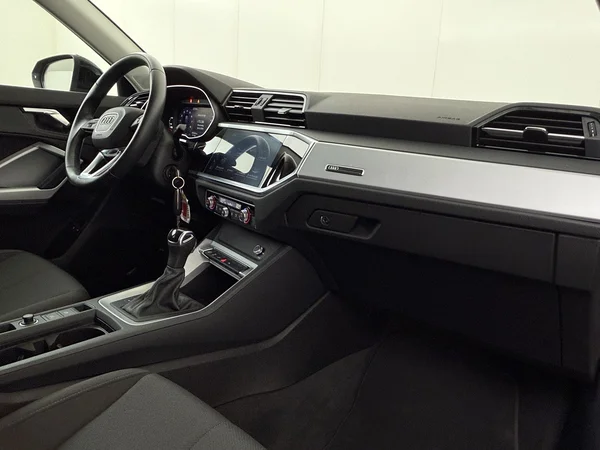 AUDI Q3 (2021) — foto 3 van 34