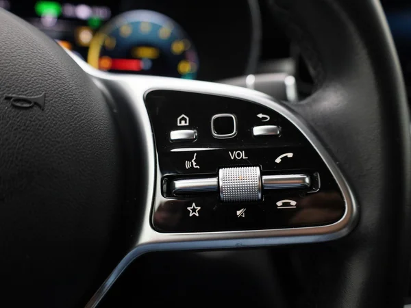 Mercedes-Benz GLC (2021) — foto 10 van 44