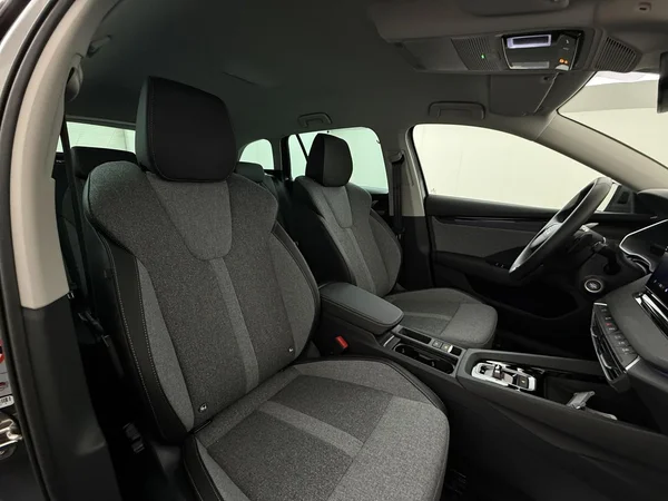 SKODA Octavia Combi (2025) — foto 3 van 21