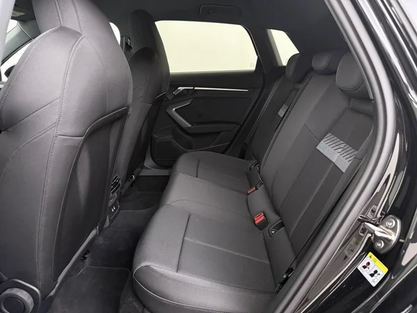 AUDI A3 Sportback (2025) — foto 2 van 18