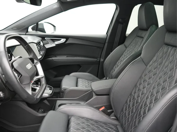 AUDI Q4 e-tron (2021) — foto 3 van 33
