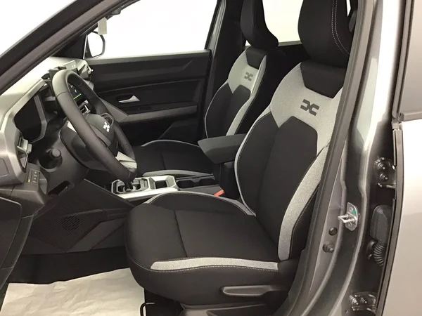 Dacia Duster Hybrid (HEV) (2026) — foto 20 van 30