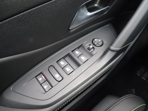 Peugeot 408 (2025) — foto 8 van 24