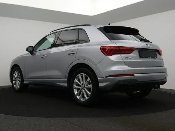 Audi Q3 (2019) — foto 5 van 31