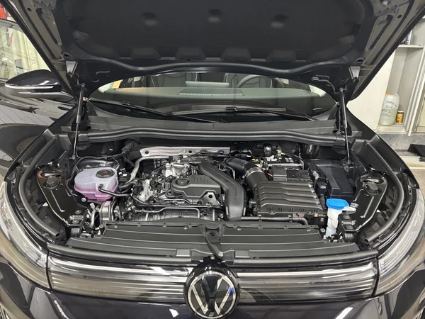 VOLKSWAGEN Tiguan (2025) — foto 11 van 20