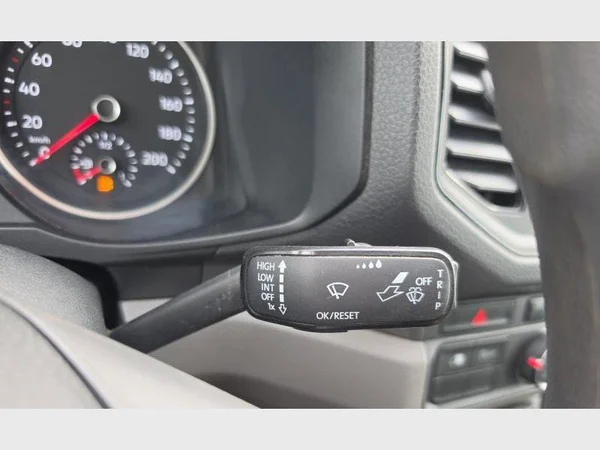Volkswagen Crafter 35 Fourgon Mwb Hr (2021) — foto 7 van 26