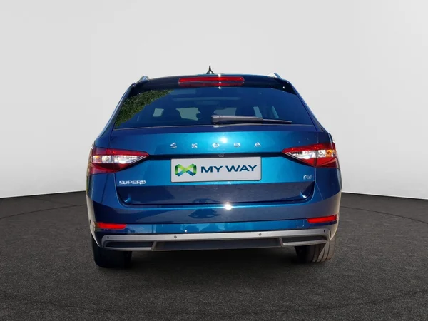 SKODA Superb Combi (2024) — foto 16 van 21