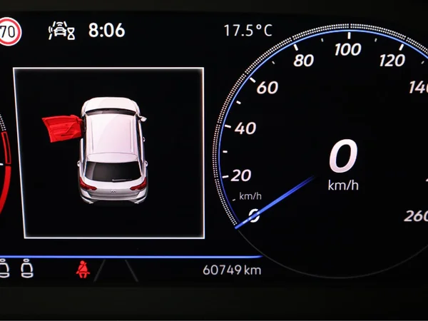 VOLKSWAGEN T-Roc (2022) — foto 9 van 23