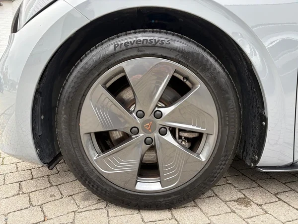 CUPRA Born (2024) — foto 6 van 22
