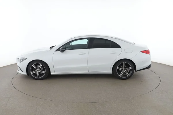 Mercedes-Benz CLA-Klasse (2022) — foto 9 van 16