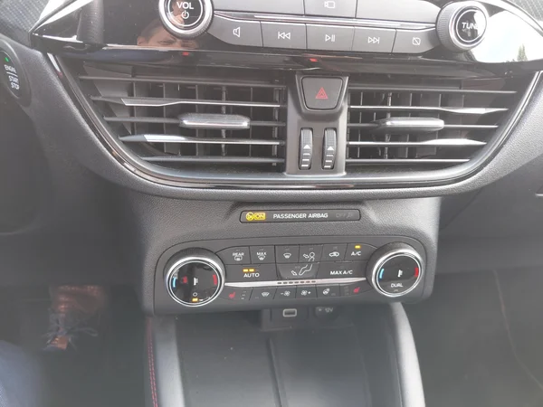 Ford Kuga (2023) — foto 6 van 21