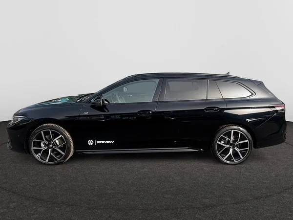 VOLKSWAGEN Passat SW (2025) — foto 2 van 9