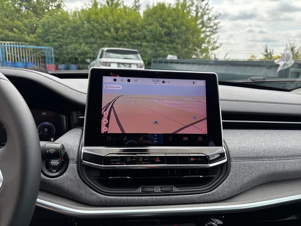 JEEP Compass (2023) — foto 5 van 24