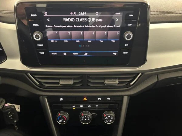 VOLKSWAGEN T-Roc (2024) — foto 9 van 24