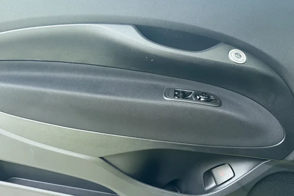 Fiat E-500 (2024) — foto 8 van 19