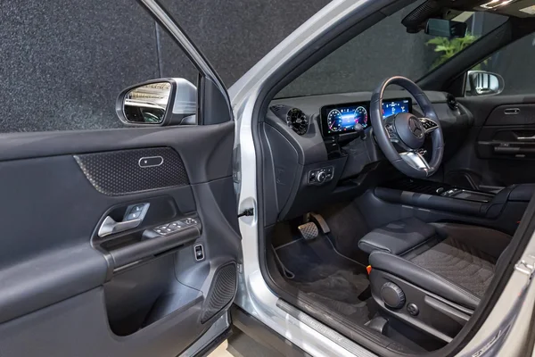 Mercedes-Benz GLA (2025) — foto 10 van 34