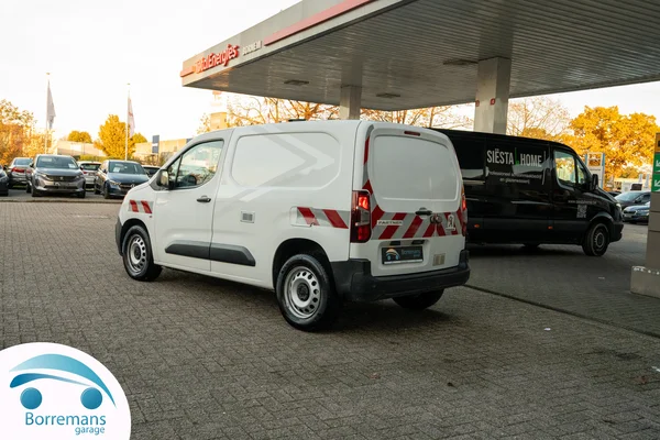 Peugeot Partner (2021) — foto 16 van 22