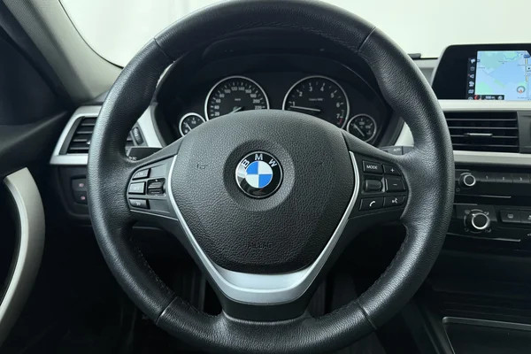 BMW 3 SW (F31 LCI) (2018) — foto 2 van 26