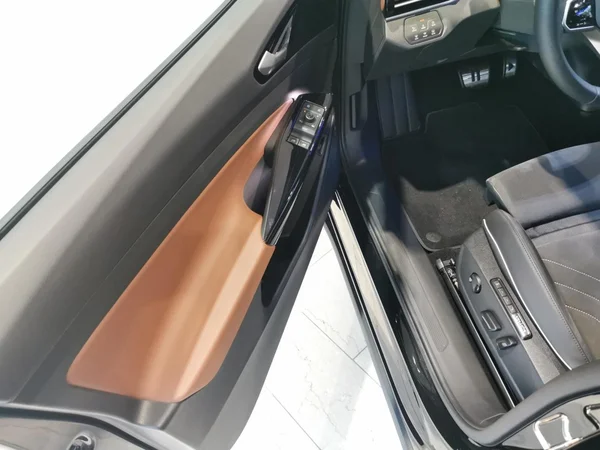 VOLKSWAGEN ID.5 (2026) — foto 8 van 24