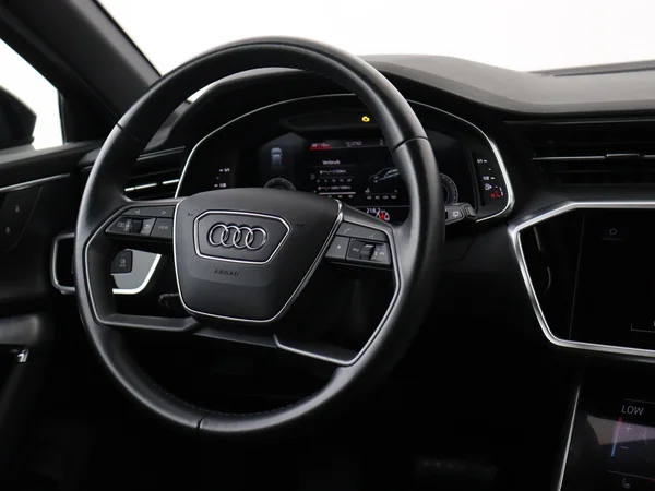 AUDI A6 (2021) — foto 14 van 30