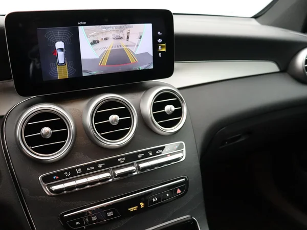 Mercedes-Benz GLC (2022) — foto 10 van 26