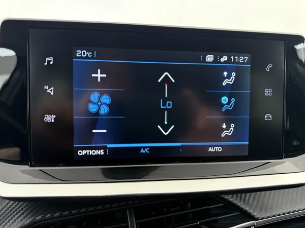 PEUGEOT 208 (2022) — foto 14 van 24
